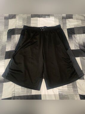 Black Athletic Gym Shorts Size M